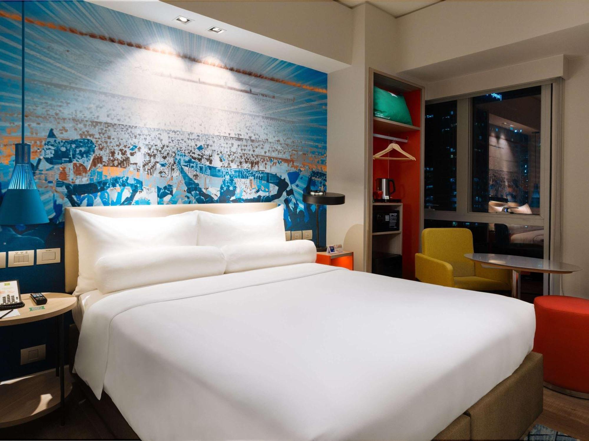 Ibis Styles Manila Araneta City Quezon City Bagian luar foto
