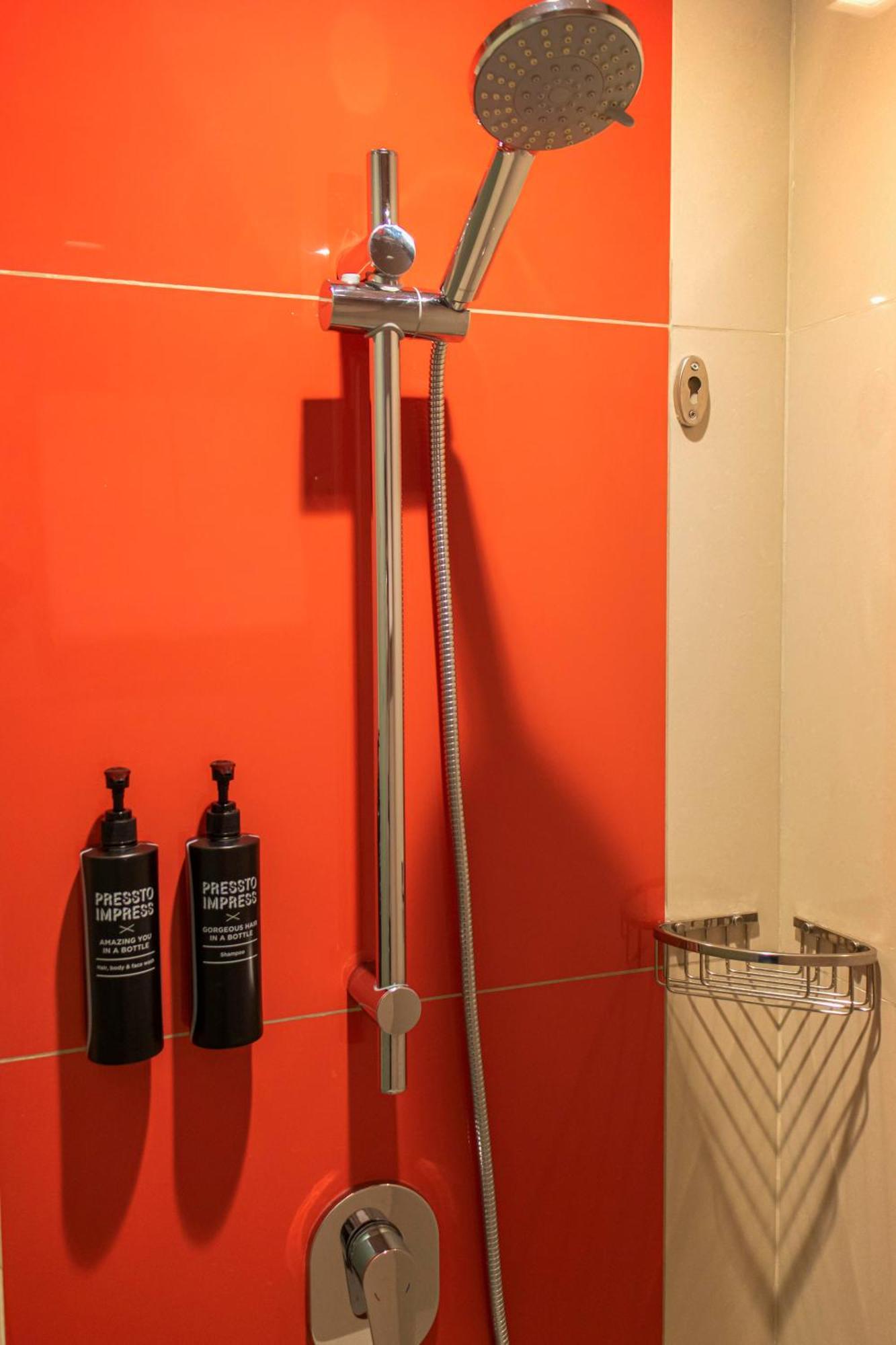 Ibis Styles Manila Araneta City Quezon City Bagian luar foto