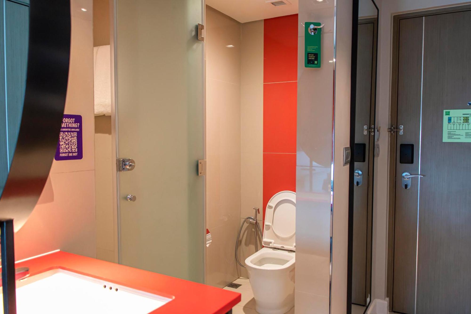 Ibis Styles Manila Araneta City Quezon City Bagian luar foto