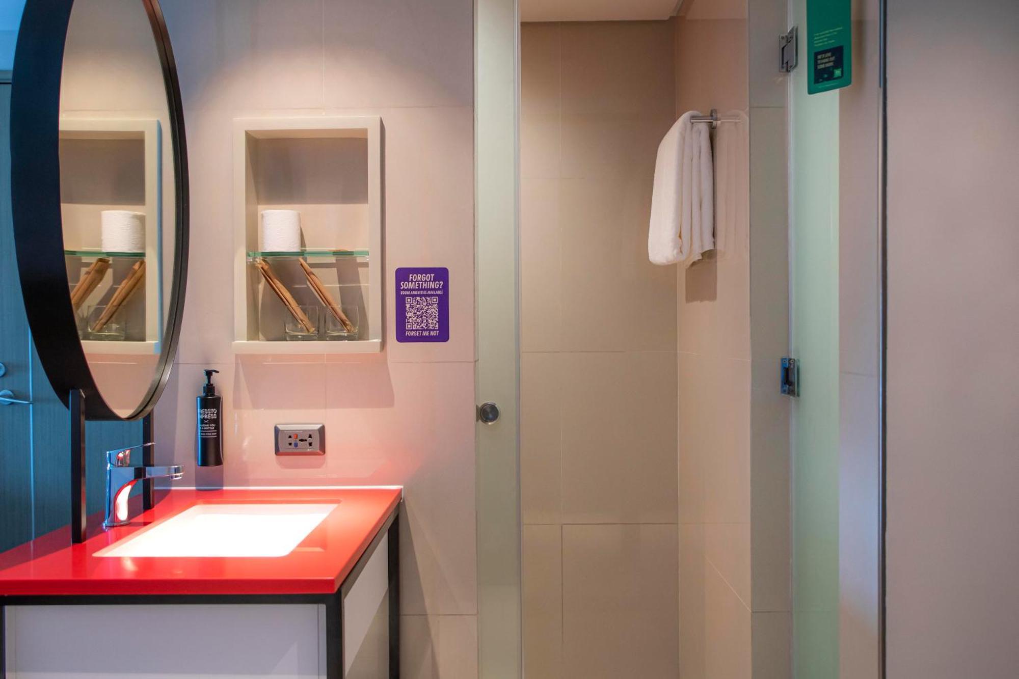 Ibis Styles Manila Araneta City Quezon City Bagian luar foto